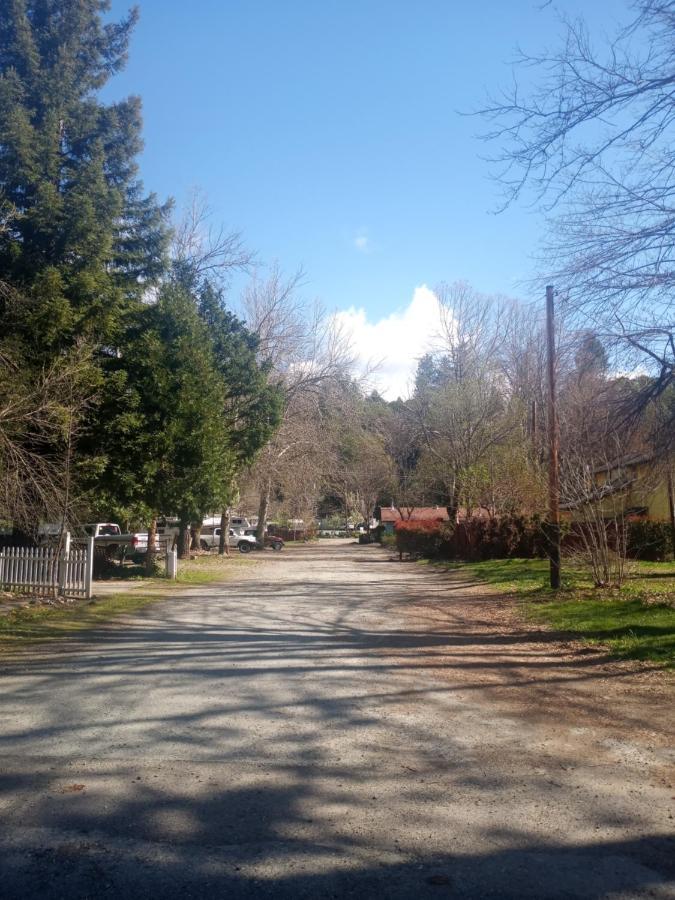 Bigfoot Rv & Cabins Park ハッピー・キャンプ エクステリア 写真